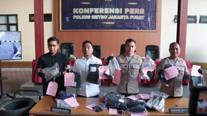 
					Melakukan Tindakan Anarkis, 5 Mahasiswa Ditangkap Usai Aksi Unras di gerbang Pancasila DPR RI