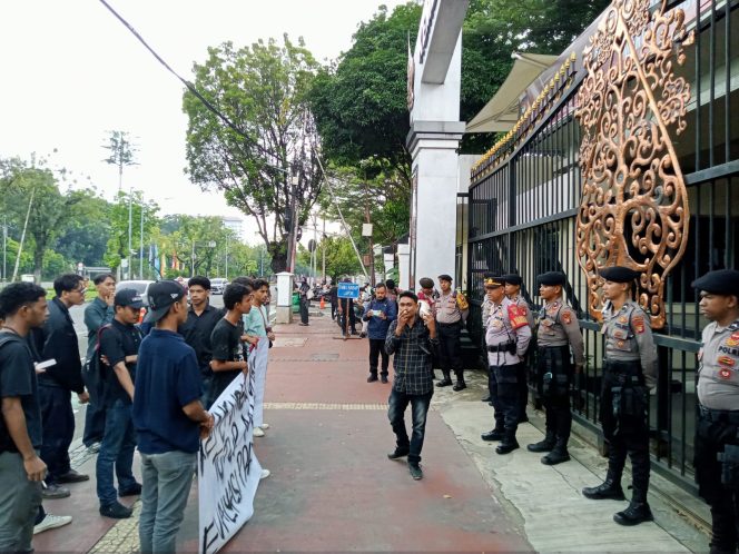 
					Aksi Damai di Depan Kemendagri Berlangsung Aman dan Humanis