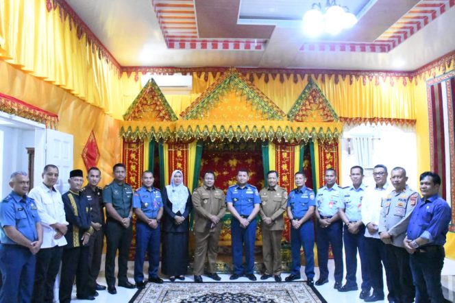 
					Komandan Lanal Sabang Hadiri Acara Peusejuek Kafasharkan Sabang