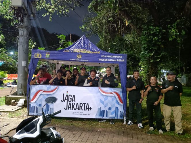
					Posko Jaga Jakarta di Sawah Besar, Polisi dan Warga Bersatu Jaga Keamanan