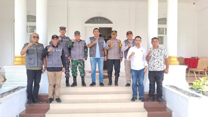 
					Lanal Simeulue Bersinergi Dengan Unsur Forkopimda Simeulue Dalam Rangka Sukseskan Pilkades Serentak Tahun 2025 di Wilayah Kabupaten Simeulue