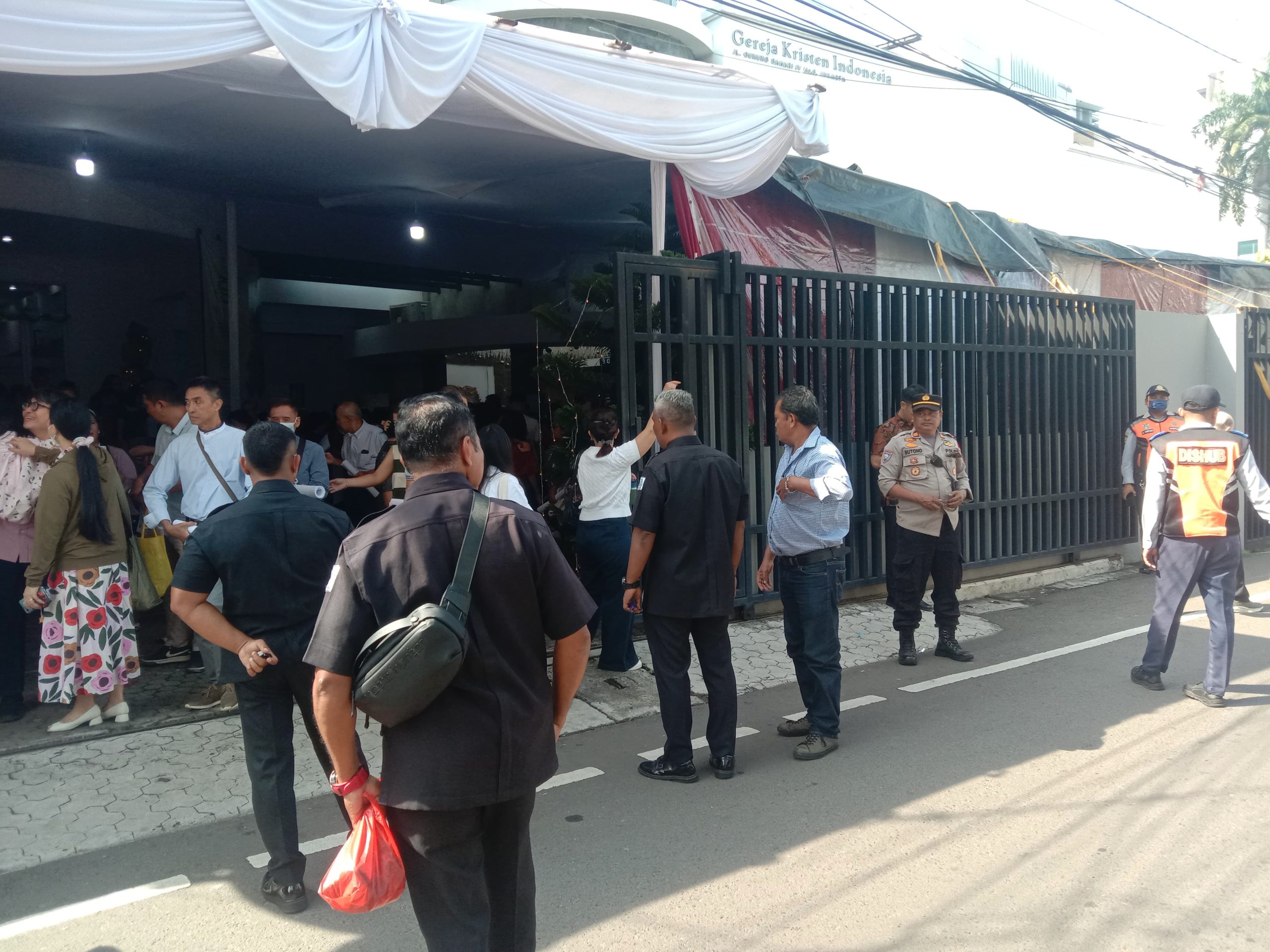Komitmen Polri Jamin Kebebasan Beribadah, Pengamanan Natal di GKI Gunung Sahari Kondusif