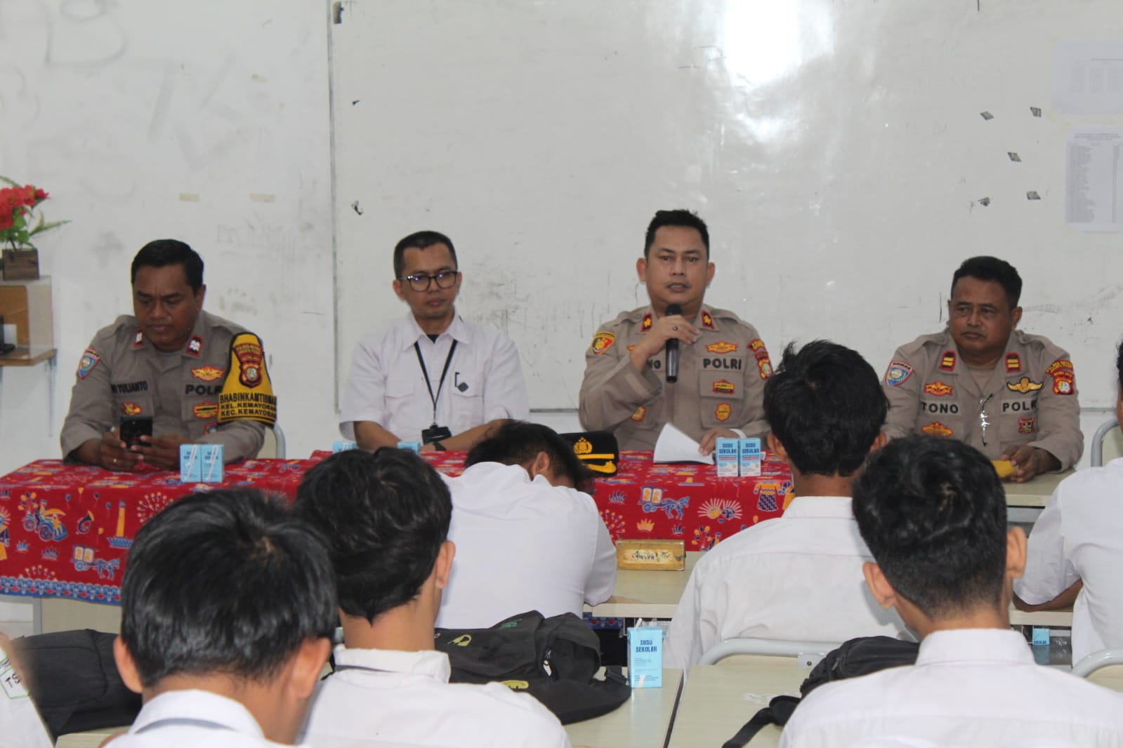Polsek Kemayoran Hadir di Sekolah, Polri Perkuat Kepedulian Pendidikan dan Pencegahan Tawuran Pelajar