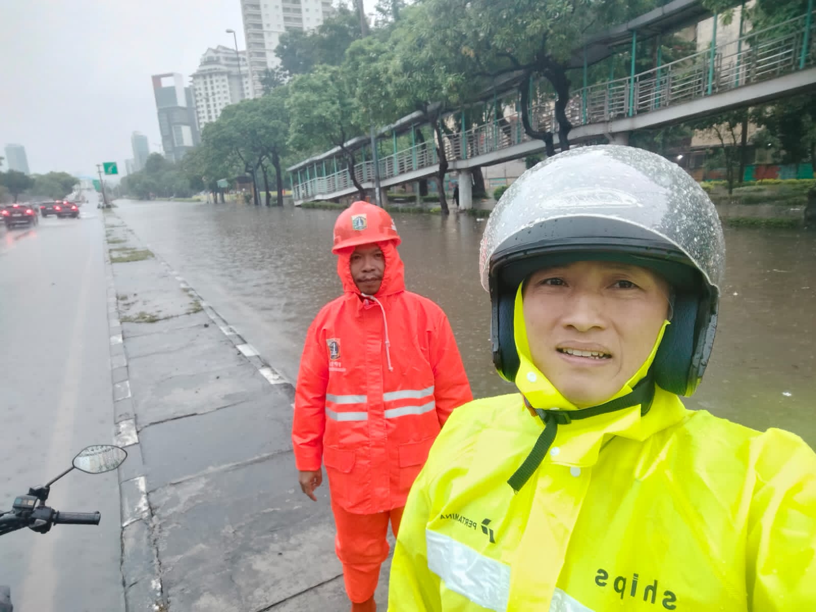 Polsek Kemayoran Siaga Lingkungan, Polisi Pantau Titik Rawan Genangan Air
