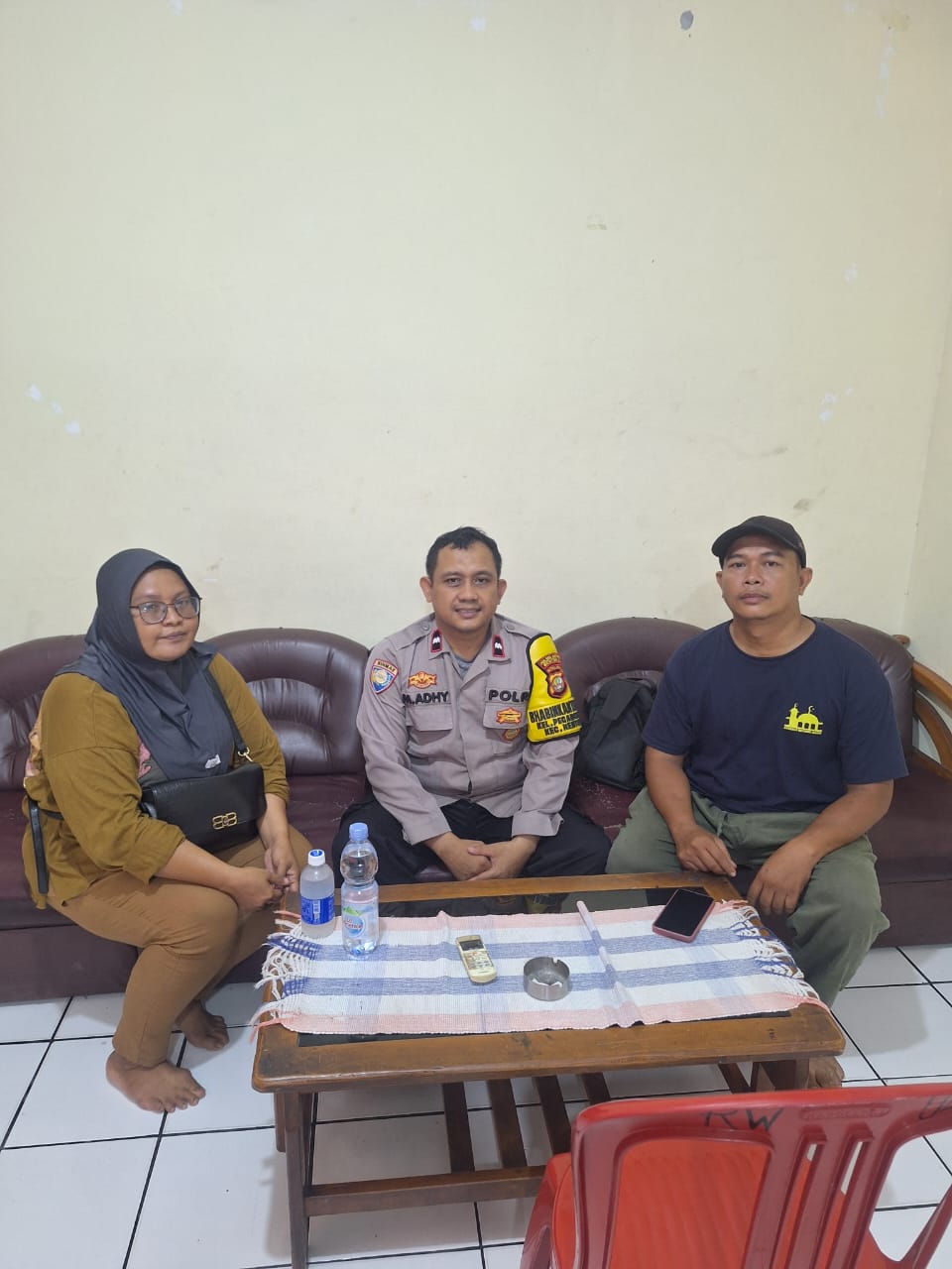 Pendekatan Humanis Polri, Bhabinkamtibmas Temui Keluarga Korban Penganiayaan