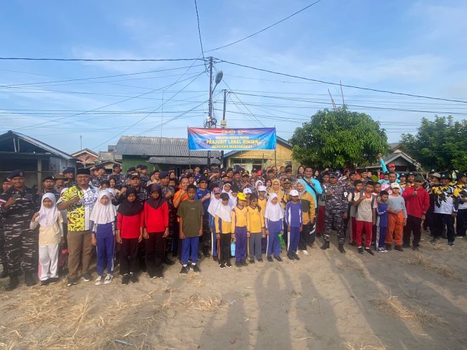 
					Bersihkan Pantai dan Jaga Pariwisata, Lanal Bintan Beraksi Untuk Negeri