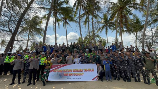 
					Komitmen Lanal Bintan Dalam Membangun Hubungan Yang Harmonis Dengan Masyarakat Dalam Menciptakan Lingkungan Bersih